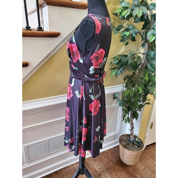 Black and Pink Retro Floral Dress- Large - Picture 6 of 9